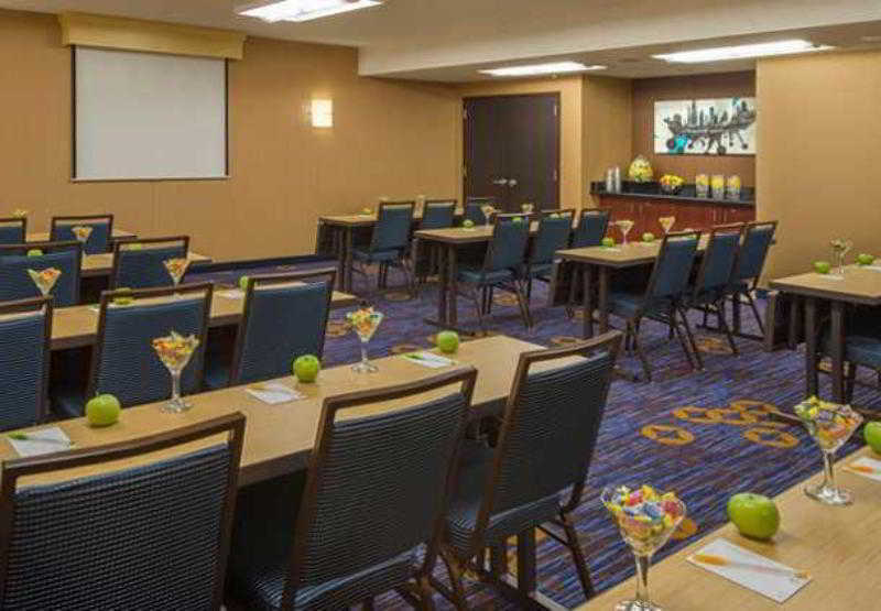 Courtyard Dallas Addison Midway Extérieur photo