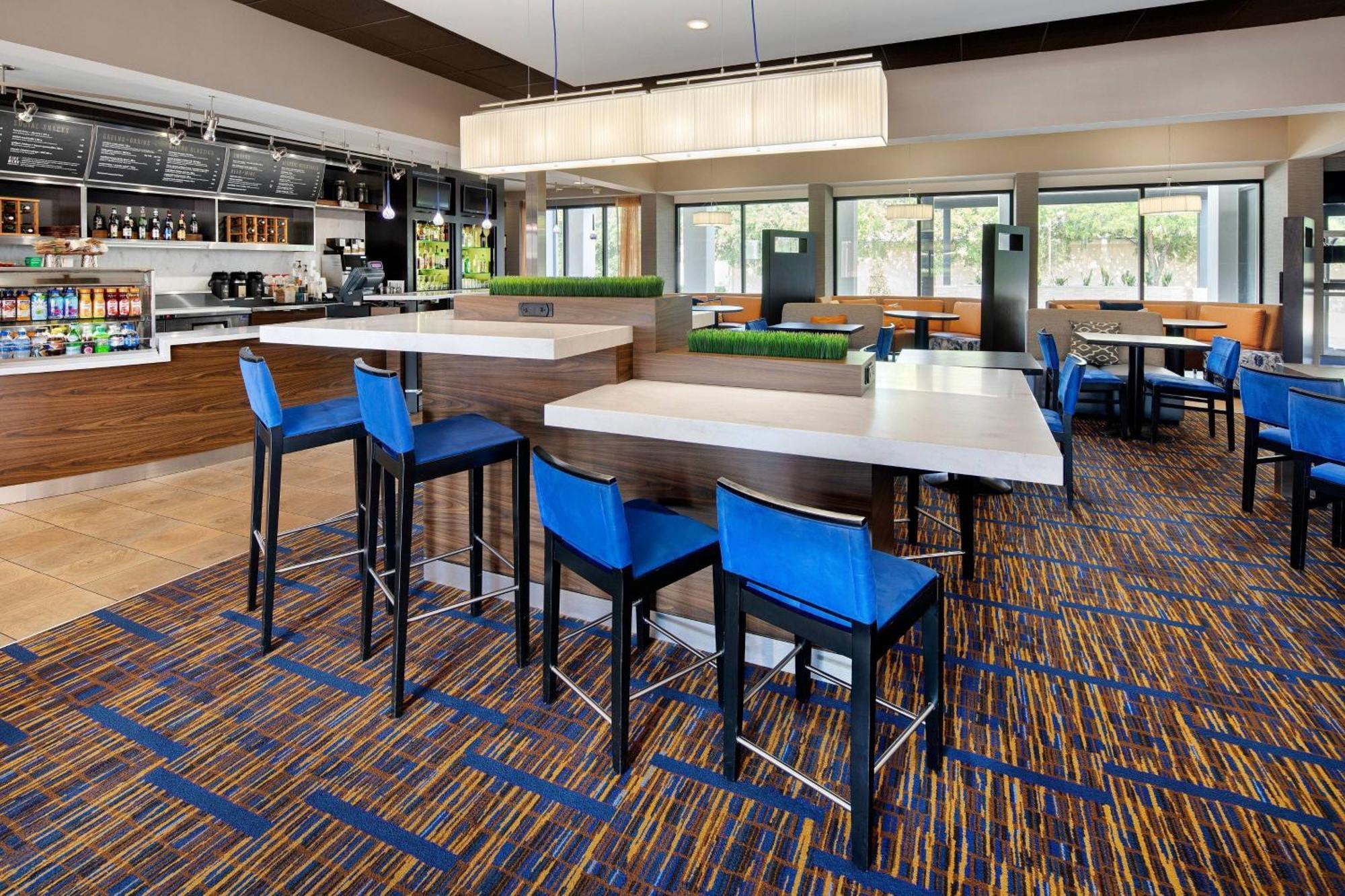 Courtyard Dallas Addison Midway Extérieur photo