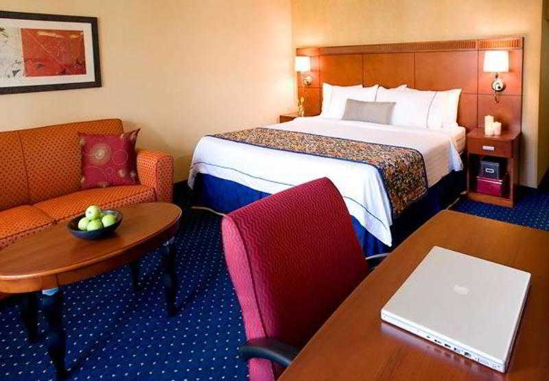 Courtyard Dallas Addison Midway Extérieur photo
