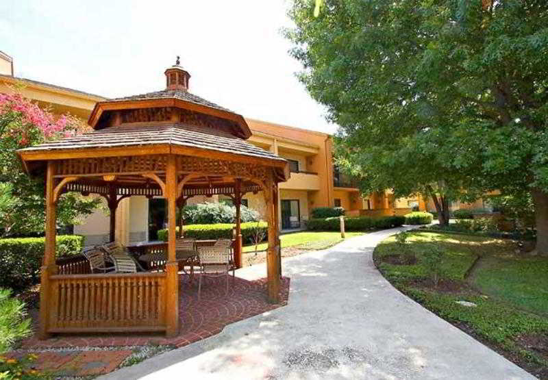 Courtyard Dallas Addison Midway Extérieur photo