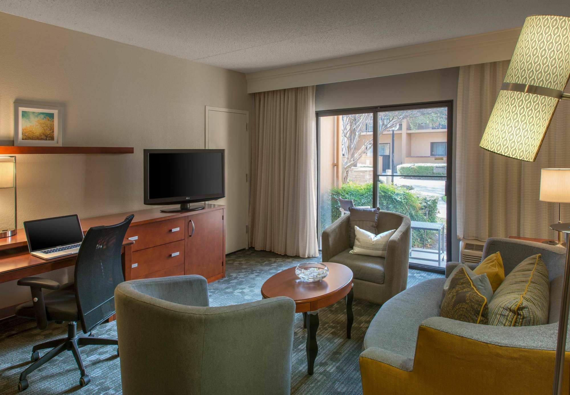 Courtyard Dallas Addison Midway Extérieur photo